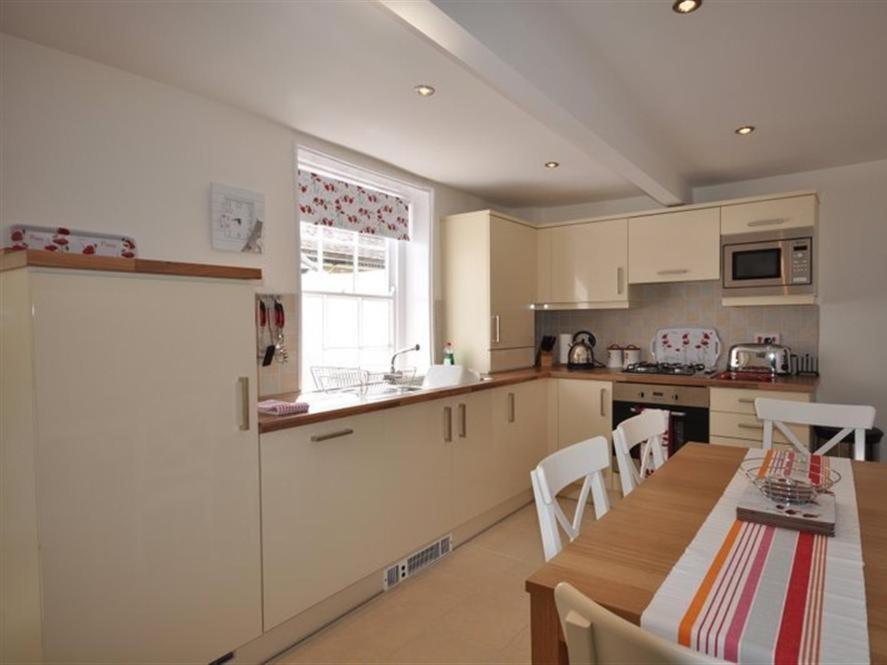 Oyster Cottage, WEYMOUTH room 2